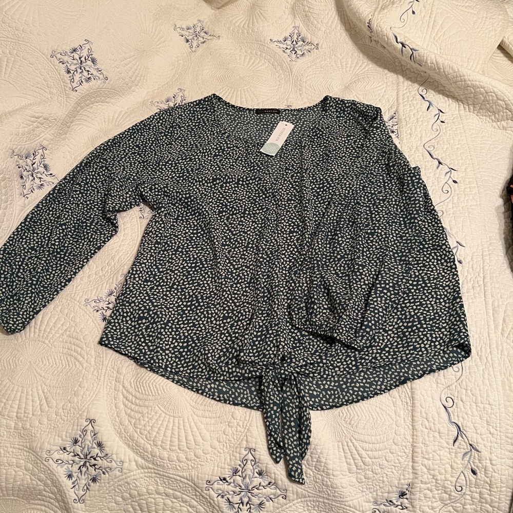 West Kei - Green patterned blouse